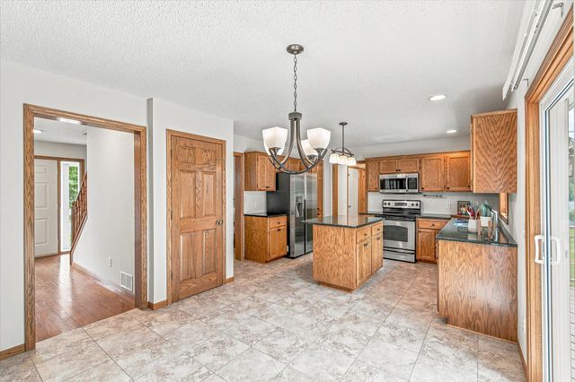 1722 Orchard Drive, Woodbury, MN 55125