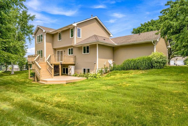 1722 Orchard Drive, Woodbury, MN 55125