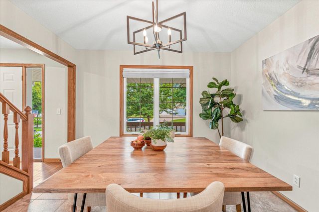 1722 Orchard Drive, Woodbury, MN 55125