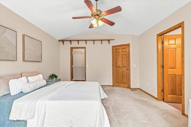 1722 Orchard Drive, Woodbury, MN 55125