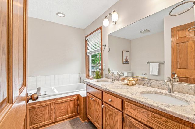 1722 Orchard Drive, Woodbury, MN 55125
