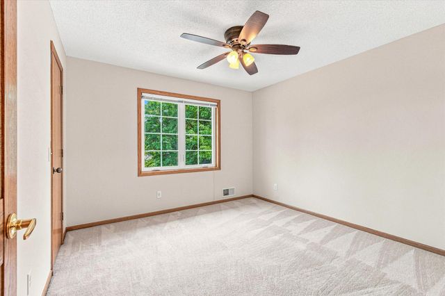 1722 Orchard Drive, Woodbury, MN 55125