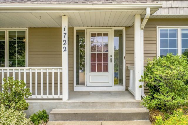 1722 Orchard Drive, Woodbury, MN 55125