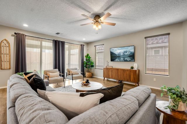 6304 Acadia Lane NE, Rio Rancho, NM 87144