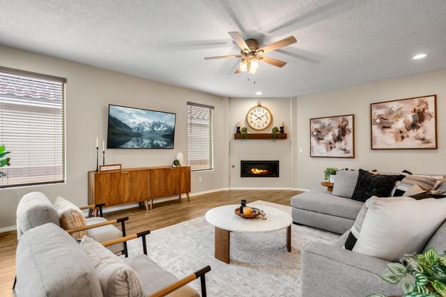 6304 Acadia Lane NE, Rio Rancho, NM 87144