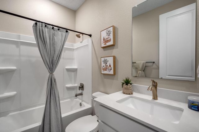 6304 Acadia Lane NE, Rio Rancho, NM 87144