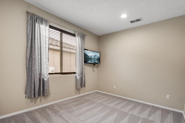 6304 Acadia Lane NE, Rio Rancho, NM 87144