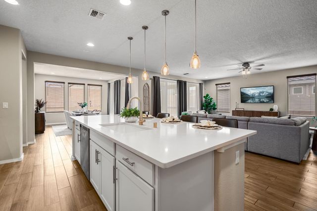 6304 Acadia Lane NE, Rio Rancho, NM 87144