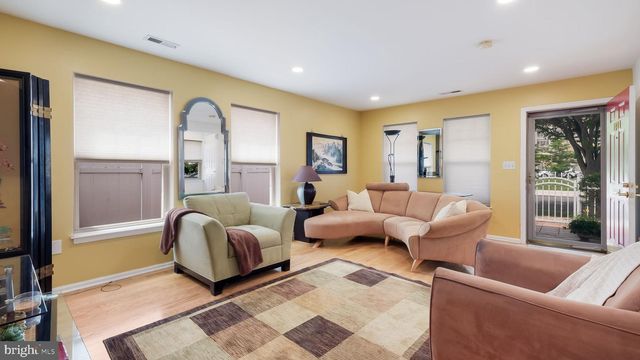 1811 N FRANKLIN ST, Philadelphia, PA 19122
