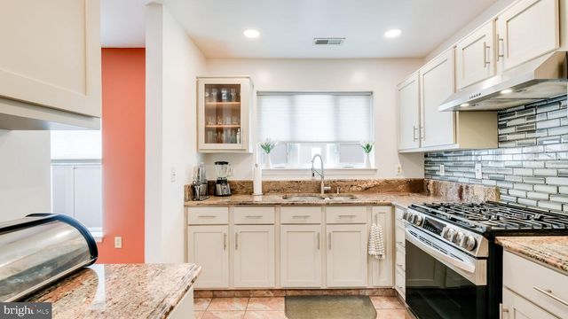 1811 N FRANKLIN ST, Philadelphia, PA 19122