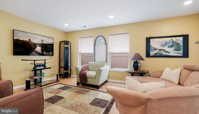 1811 N FRANKLIN ST, Philadelphia, PA 19122