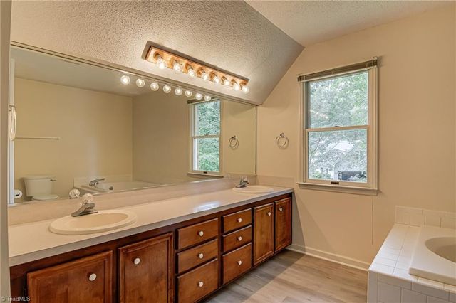 2305 Teapot Court, Winston-salem, NC 27106