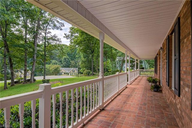 2305 Teapot Court, Winston-salem, NC 27106