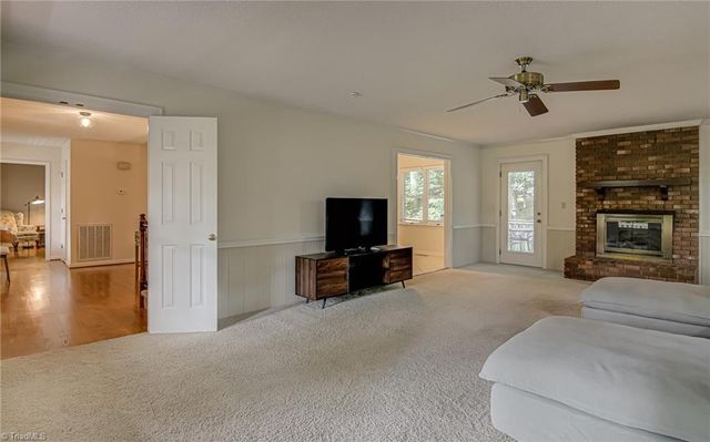 2305 Teapot Court, Winston-salem, NC 27106