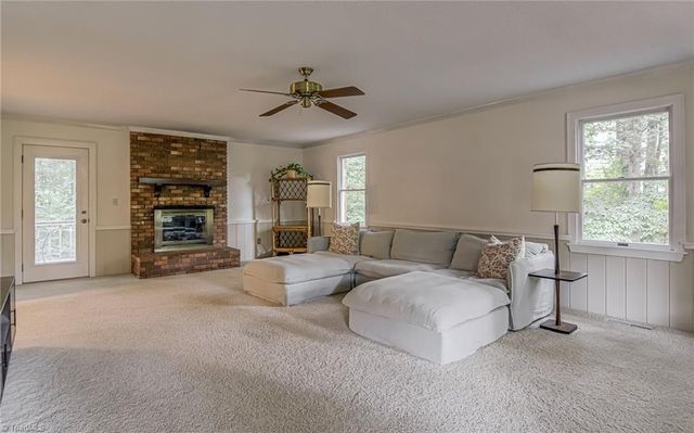 2305 Teapot Court, Winston-salem, NC 27106
