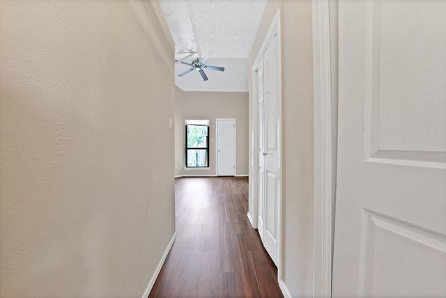 2428 Forest Brook Lane 1211, Arlington, TX 76006