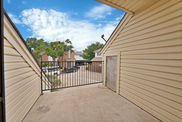 2428 Forest Brook Lane 1211, Arlington, TX 76006