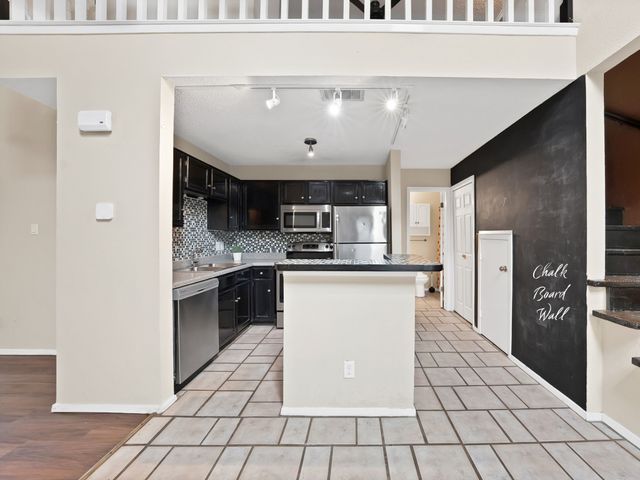 2428 Forest Brook Lane 1211, Arlington, TX 76006