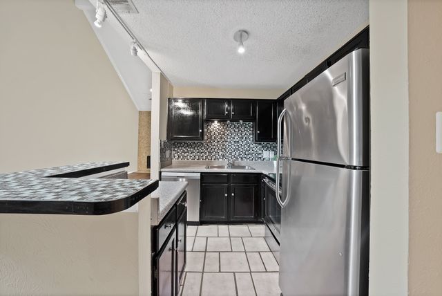 2428 Forest Brook Lane 1211, Arlington, TX 76006