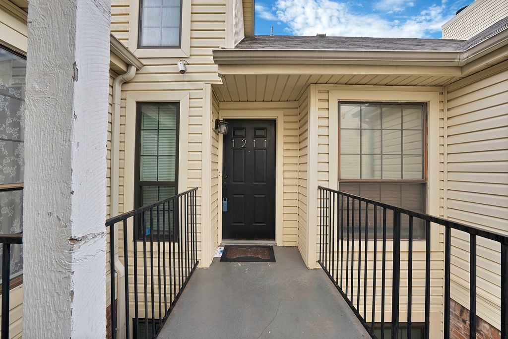 2428 Forest Brook Lane 1211, Arlington, TX 76006
