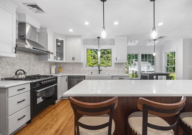 101 Diniz Drive, Raynham, MA 02767