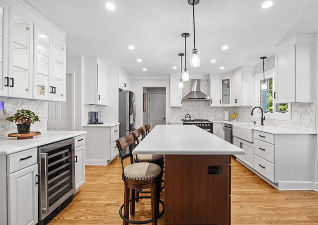 101 Diniz Drive, Raynham, MA 02767