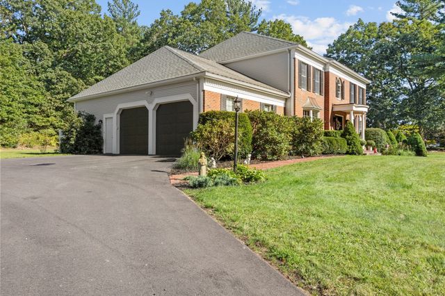 101 Diniz Drive, Raynham, MA 02767