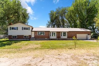6559 W 4600 S, Hooper, UT 84315