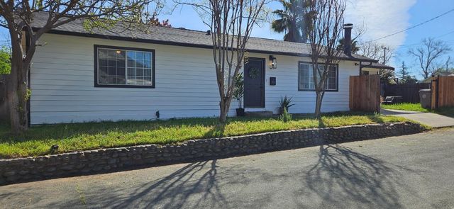 2616 Selma, Sacramento, CA 95815