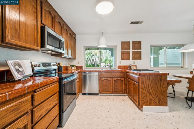 41 Burnham Ct, Pleasant Hill, CA 94523