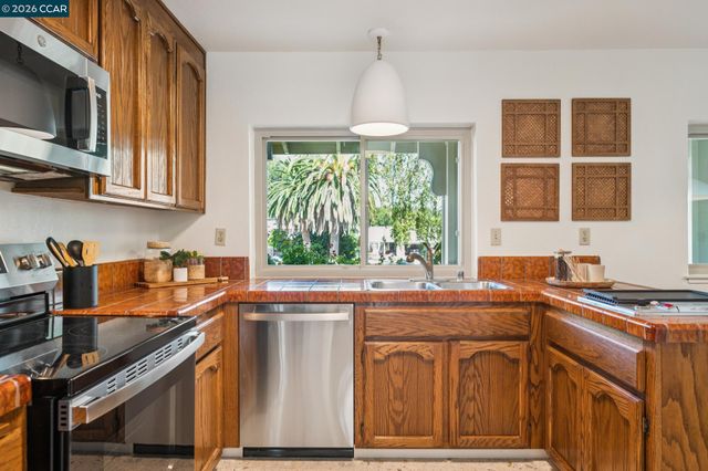 41 Burnham Ct, Pleasant Hill, CA 94523