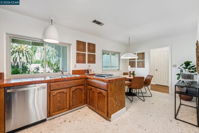 41 Burnham Ct, Pleasant Hill, CA 94523