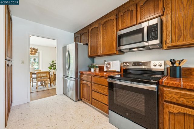 41 Burnham Ct, Pleasant Hill, CA 94523