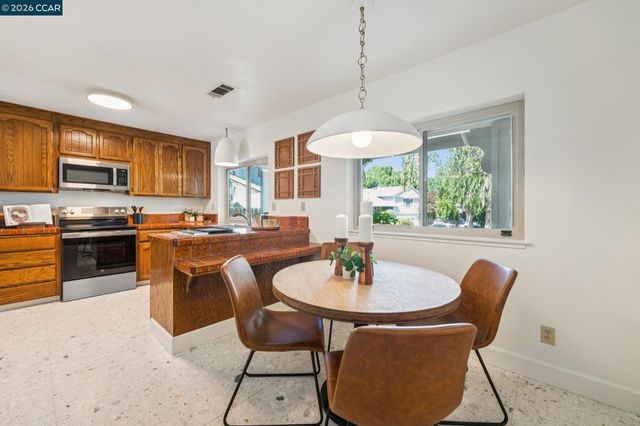 41 Burnham Ct, Pleasant Hill, CA 94523