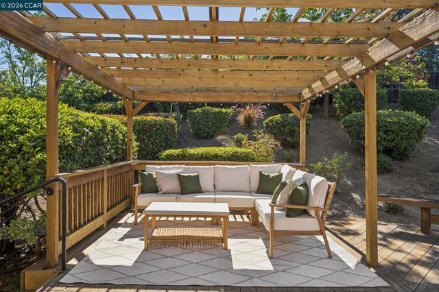 41 Burnham Ct, Pleasant Hill, CA 94523