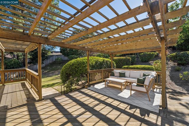 41 Burnham Ct, Pleasant Hill, CA 94523