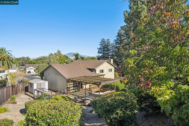 41 Burnham Ct, Pleasant Hill, CA 94523