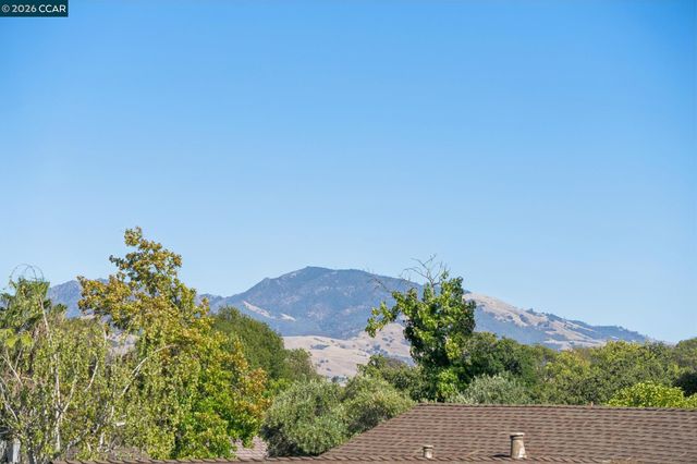 41 Burnham Ct, Pleasant Hill, CA 94523