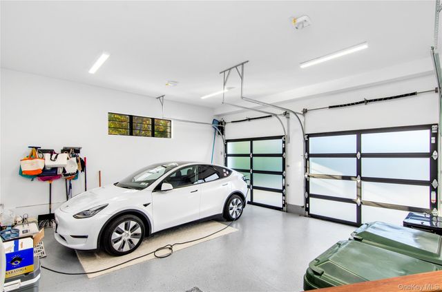 4 Piperwoods Lane, Quogue, NY 11959