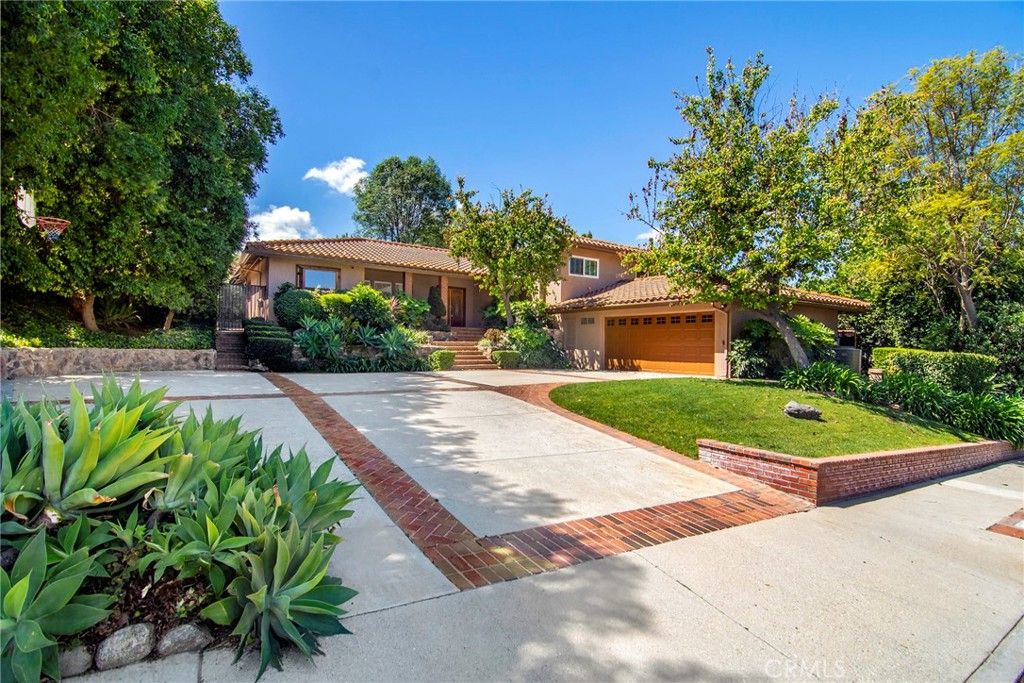 Image 1 of property listing at 22548 Waterbury Street, Woodland Hills, CA 91364