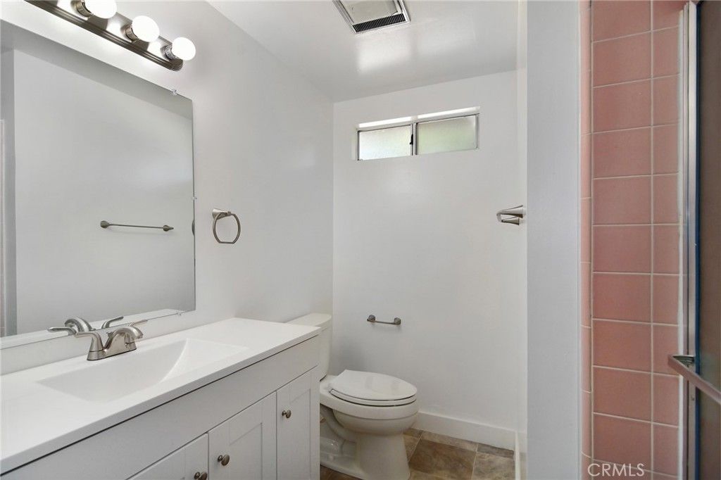 Image 26 of property listing at 22548 Waterbury Street, Woodland Hills, CA 91364