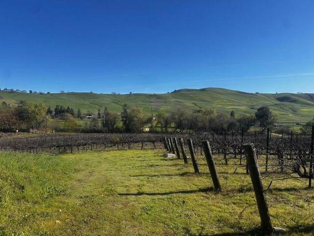 13160 Cienega Road, Hollister, CA 95023