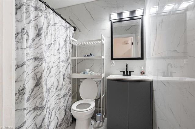 747 N Clodfelter Road, High Point, NC 27265