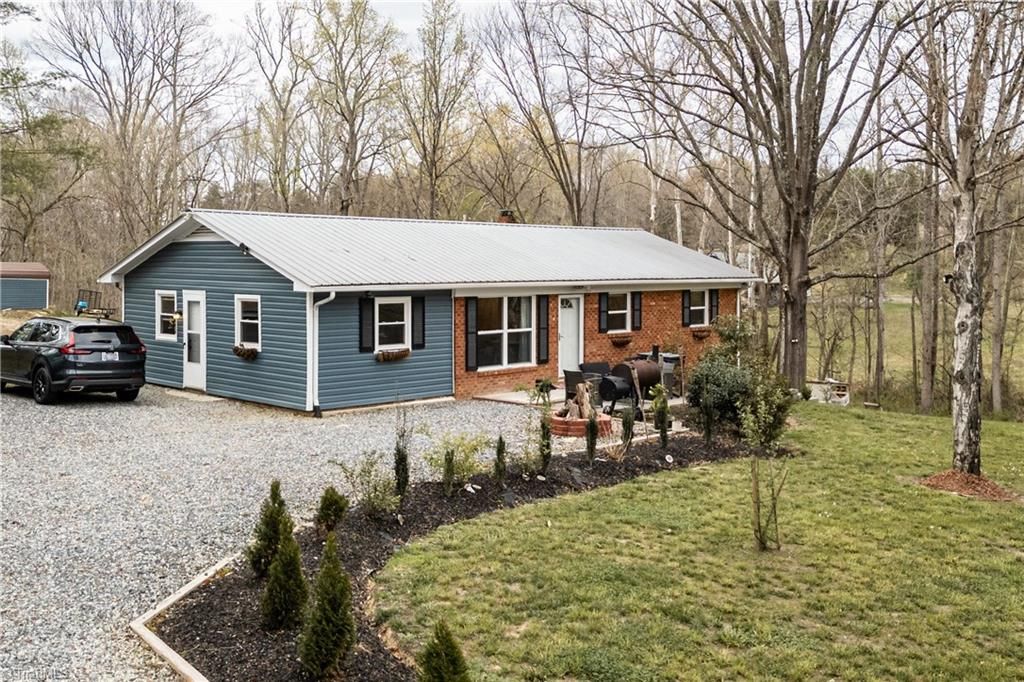 747 N Clodfelter Road, High Point, NC 27265