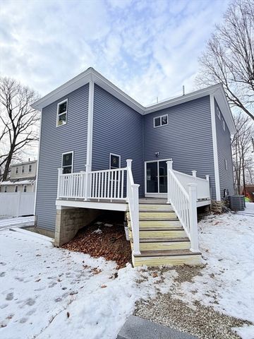 122 Copperfield Rd, Worcester, MA 01602