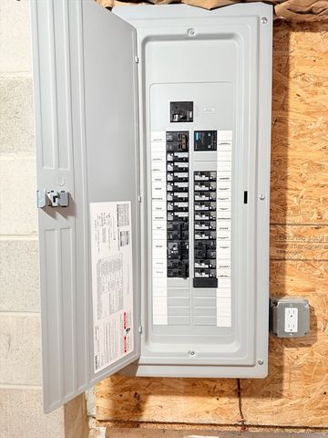 122 Copperfield Rd, Worcester, MA 01602