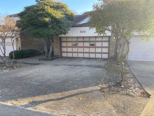 606 Old Country Road, Duncanville, TX 75137