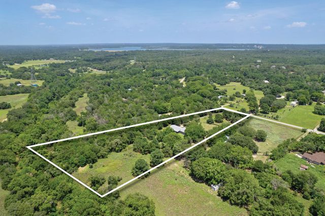 327 Laura LN, Bastrop, TX 78602