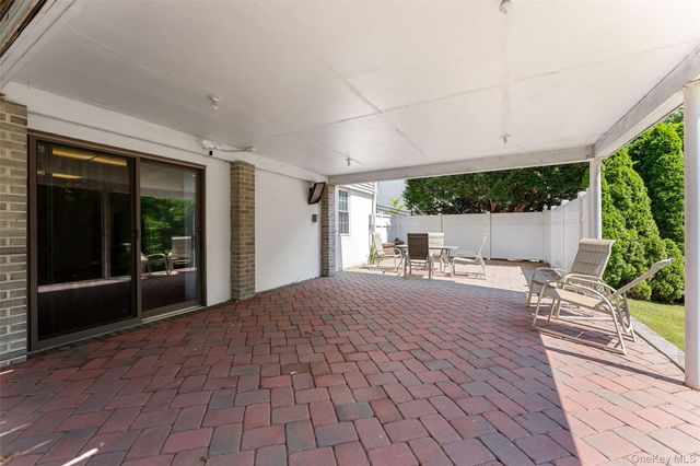 434 California Road, Bronxville, NY 10708