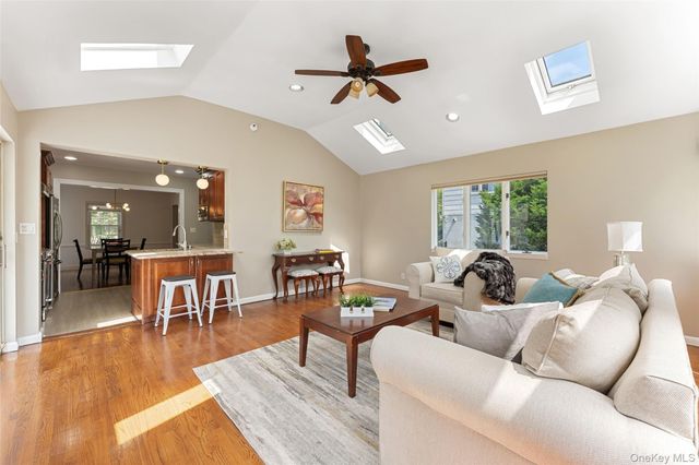 434 California Road, Bronxville, NY 10708